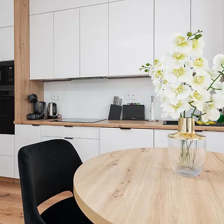 Rentplanet - Helenow Park Apartman *